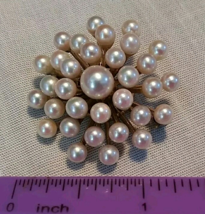 14K Yellow Gold Saltwater Cultured Pearl Cluster style Vintage Brooch - Image 4