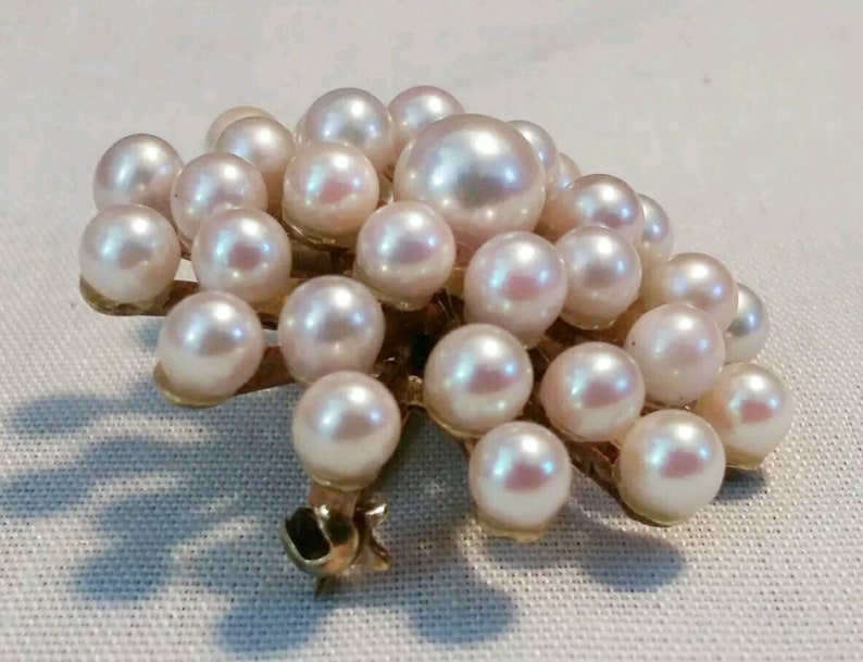 14K Yellow Gold Saltwater Cultured Pearl Cluster style Vintage Brooch - Image 2