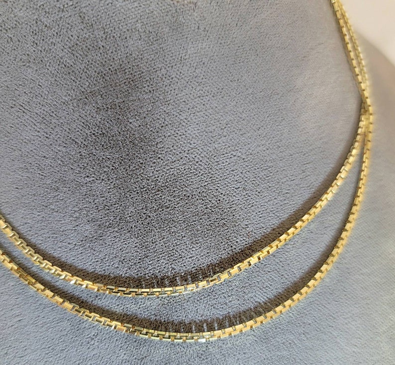 14K Yellow Gold Beveled Box style Necklace Chain with a Spring Ring Clasp - Image 2