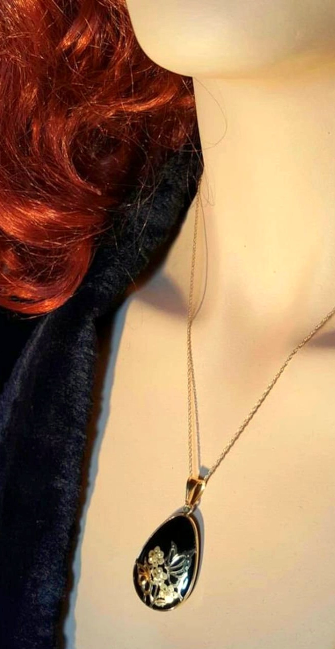 14K Yellow Gold Onyx Teardrop Pendant, Floral Design - Image 3