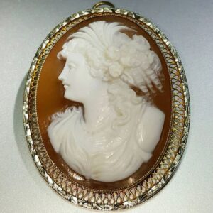 14K Yellow Gold and White Gold Antique Shell Cameo Pendant Brooch