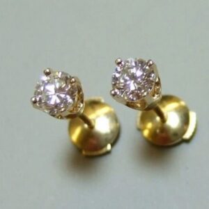 Pair of 14K Yellow Gold 0.85 Cts Total Weight Diamond Earrings with Safety Backs
