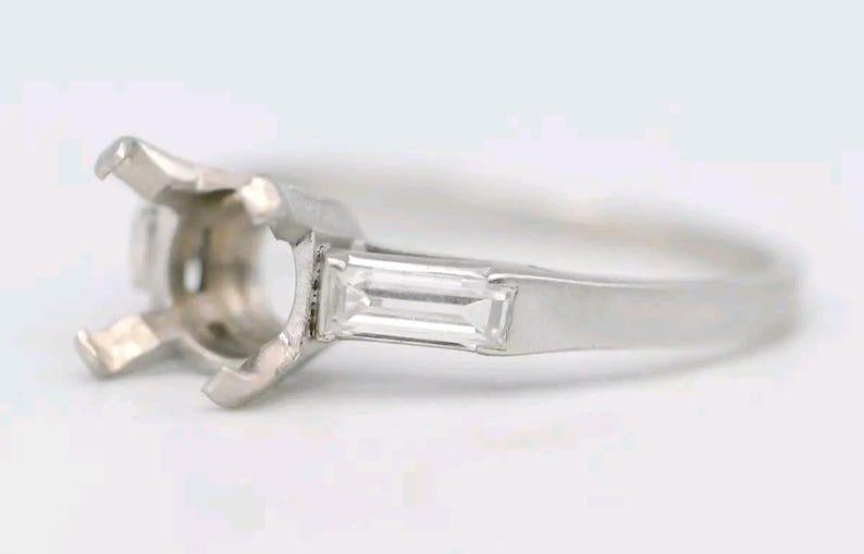 Vintage Platinum Baguette Diamond Ring or Engagement Ring Setting for an approximate 0.75 carat size diamond or Gem. The ring is a Size 7.50 - Image 2